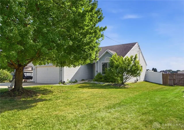Photo 1 of Single family home for sale at 7304 Franklin Madison Rd, Franklin, OH 45005 | MLS# 963985 | Listing updated on 2026-10-05