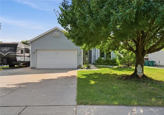 Photo 3 of Single family home for sale at 7304 Franklin Madison Rd, Franklin, OH 45005 | MLS# 963985 | Listing updated on 2026-10-05