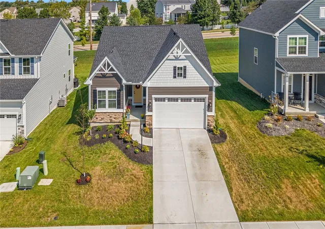 Photo 3 of Sale Pending at 1335 Deer Valley Dr, Miamisburg, OH 45342 | MLS# 968499 | Listing updated on 2026-09-23
