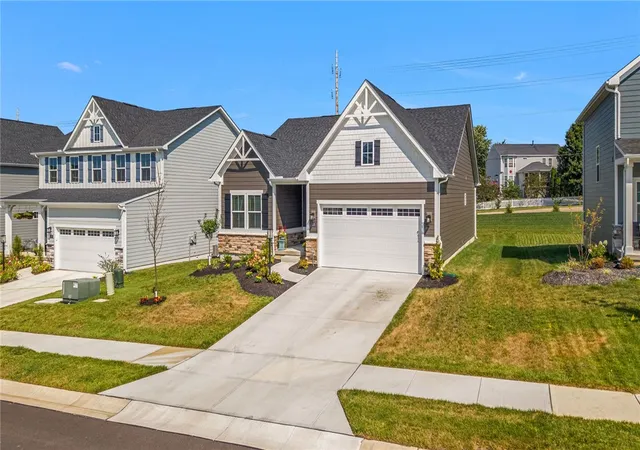 Photo 3 of Sale Pending at 1335 Deer Valley Dr, Miamisburg, OH 45342 | MLS# 968499 | Listing updated on 2026-09-23