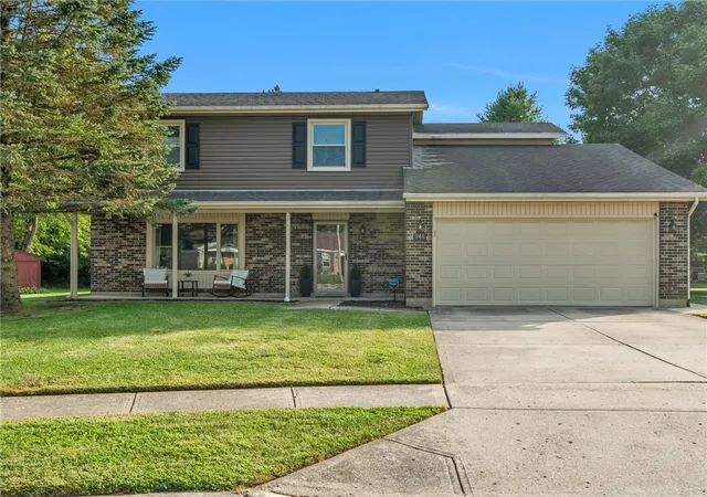 Photo 2 of Single family home for sale at 946 Wenlock Ct, Fairborn, OH 45324 | MLS# 968428 | Listing updated on 2026-09-19