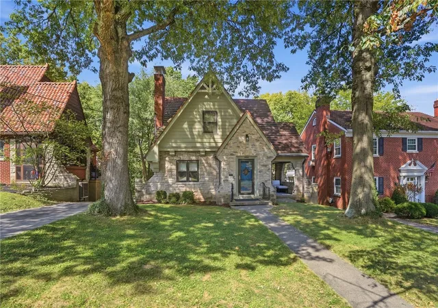 Photo 3 of Sale Pending at 2898 Temple Ave, Cincinnati, OH 45211 | MLS# 968645 | Listing updated on 2026-09-14