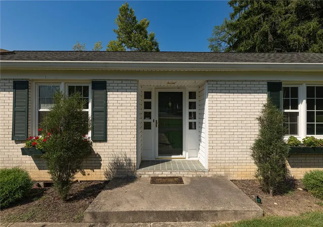 Photo 2 of Single family home for sale at 1553 Red Oak Rd, Dayton, OH 45432 | MLS# 968606 | Listing updated on 2026-09-11