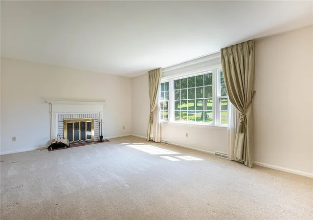 Photo 3 of Single family home for sale at 1553 Red Oak Rd, Dayton, OH 45432 | MLS# 968606 | Listing updated on 2026-09-11