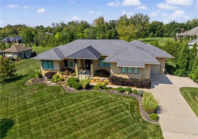 Photo 3 of Single family home for sale at 8303 Turning Leaf Xing, Springboro, OH 45066 | MLS# 968589 | Listing updated on 2026-09-14