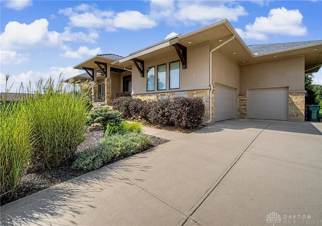 Photo 3 of Single family home for sale at 8303 Turning Leaf Xing, Springboro, OH 45066 | MLS# 968589 | Listing updated on 2026-09-14
