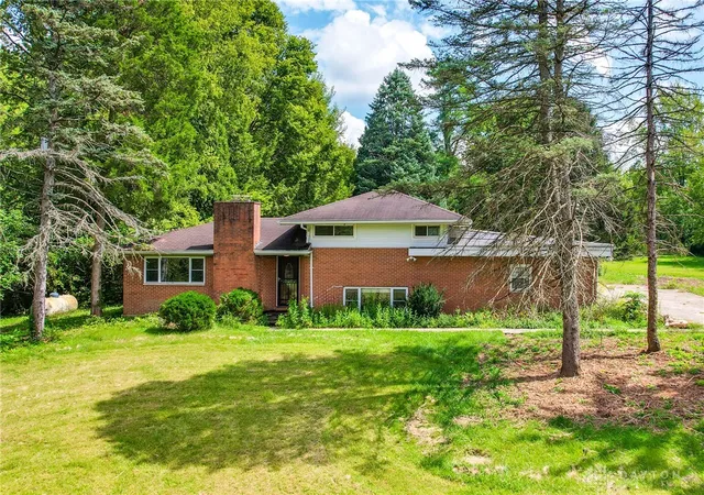Photo 1 of Sale Pending at 5340 Springfield Xenia Rd, Springfield, OH 45506 | MLS# 968552 | Listing updated on 2026-10-06