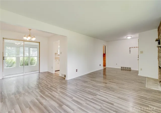 Photo 4 of Sale Pending at 5340 Springfield Xenia Rd, Springfield, OH 45506 | MLS# 968552 | Listing updated on 2026-10-06
