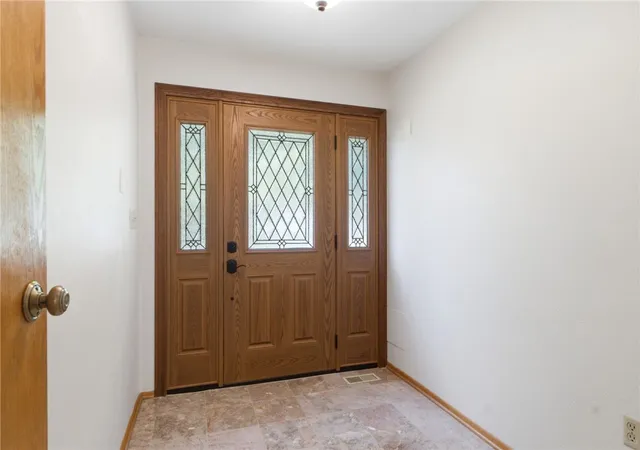 Photo 4 of Single family home for sale at 1593 Woodland Trl, Xenia, OH 45385 | MLS# 968007 | Listing updated on 2026-09-12