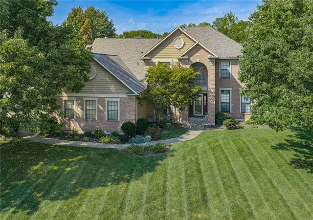 Photo 1 of Sale Pending at 10 Stonebrook Ct, Springboro, OH 45066 | MLS# 968512 | Listing updated on 2026-09-15