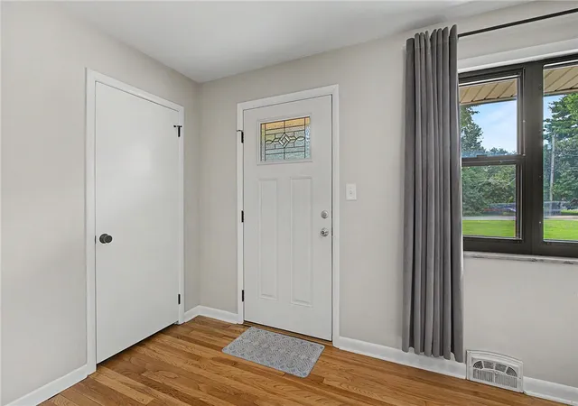 Photo 3 of Sale Pending at 345 Ginghamsburg Rd, Tipp City, OH 45371 | MLS# 968560 | Listing updated on 2026-10-05