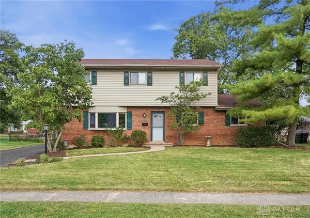Photo 1 of Sale Pending at 3162 Sunnyhollow Ln, Cincinnati, OH 45239 | MLS# 968696 | Listing updated on 2026-09-12
