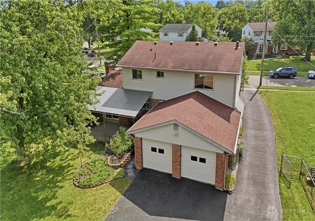 Photo 4 of Sale Pending at 3162 Sunnyhollow Ln, Cincinnati, OH 45239 | MLS# 968696 | Listing updated on 2026-09-12