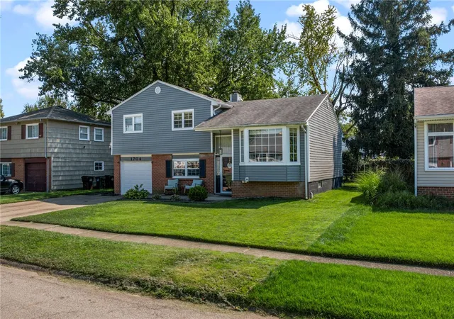 Photo 3 of Sale Pending at 1704 Redbush Ave, Dayton, OH 45420 | MLS# 968621 | Listing updated on 2026-09-13