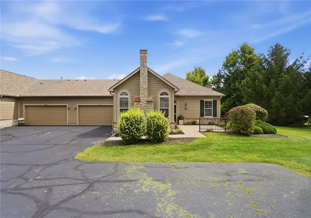 Photo 2 of Condo for sale at 2375 Locust Hl Blvd, Beavercreek, OH 45431 | MLS# 966773 | Listing updated on 2026-10-03