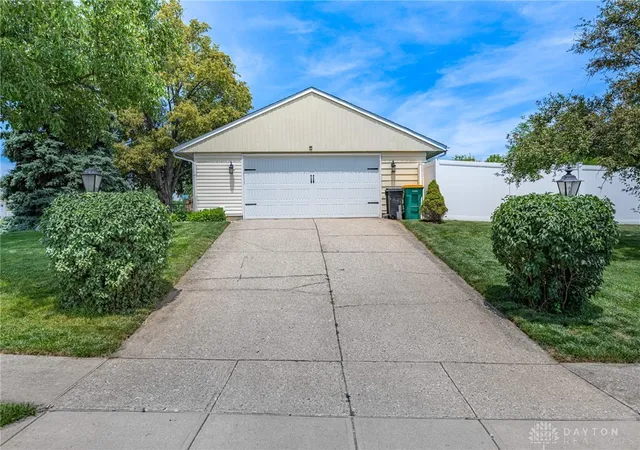 Photo 3 of Sale Pending at 270 Evergreen Dr, Springboro, OH 45066 | MLS# 968544 | Listing updated on 2026-09-21