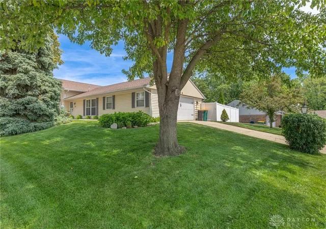 Photo 4 of Sale Pending at 270 Evergreen Dr, Springboro, OH 45066 | MLS# 968544 | Listing updated on 2026-09-21