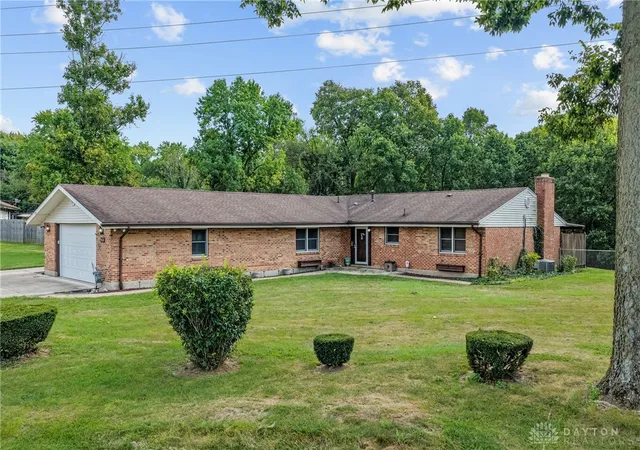 Photo 2 of Sale Pending at 802 Range Ave, Miamisburg, OH 45342 | MLS# 968703 | Listing updated on 2026-09-14