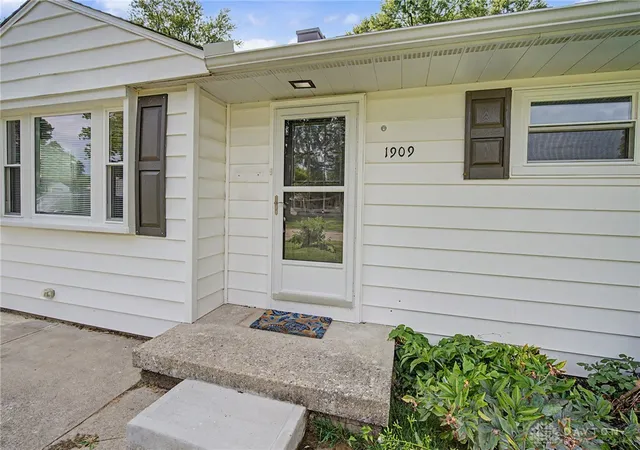 Photo 3 of Single family home for sale at 1909 Pittsfield St, Dayton, OH 45420 | MLS# 968707 | Listing updated on 2026-09-11