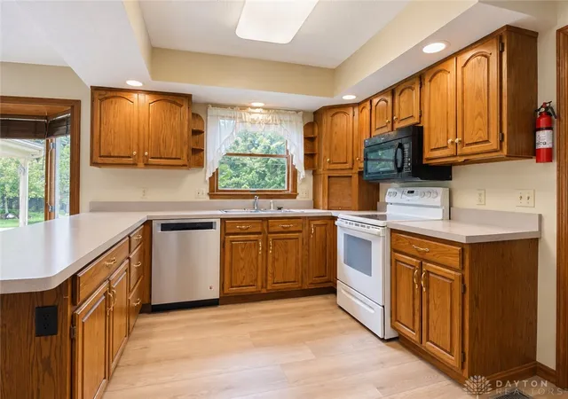 Photo 2 of Single family home for sale at 945 Stonehenge Dr, Tipp City, OH 45371 | MLS# 968689 | Listing updated on 2026-09-11
