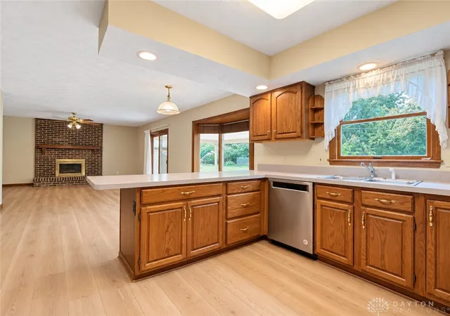 Photo 3 of Single family home for sale at 945 Stonehenge Dr, Tipp City, OH 45371 | MLS# 968689 | Listing updated on 2026-09-11
