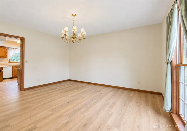 Photo 4 of Single family home for sale at 945 Stonehenge Dr, Tipp City, OH 45371 | MLS# 968689 | Listing updated on 2026-09-11