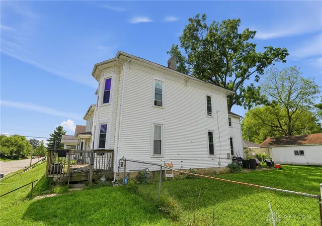 Photo 4 of Single family home for sale at 207 S Shaffer St, Springfield, OH 45506 | MLS# 968713 | Listing updated on 2026-09-11