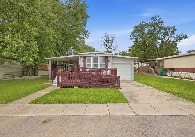 Photo 2 of Manufactured home for sale at 10877 W Valette Cir, Miamisburg, OH 45342 | MLS# 968699 | Listing updated on 2026-09-12