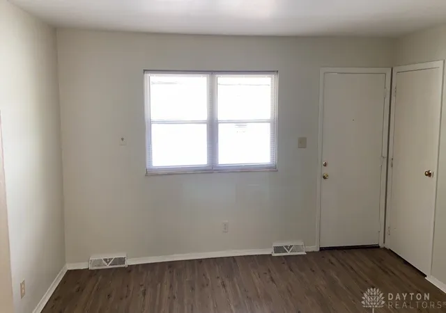 Listing Photo 4 - Condo for sale in building located at 3220 Illinois Ave, Middletown, OH 45042