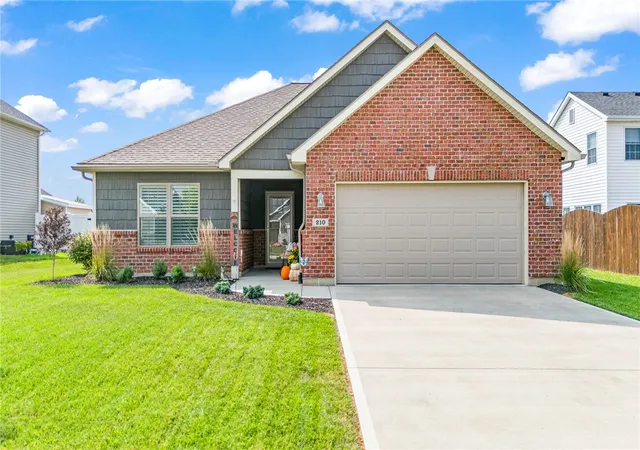 Photo 2 of Sale Pending at 210 Fox Harbor Dr, Troy, OH 45373 | MLS# 968647 | Listing updated on 2026-09-13