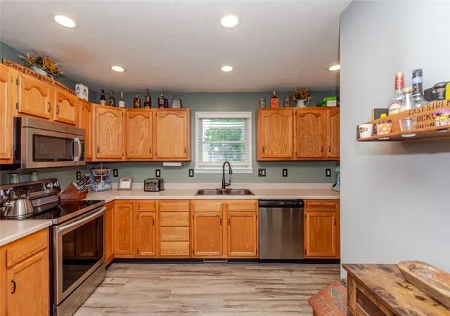 Photo 4 of Sale Pending at 147 Fiord Dr, Eaton, OH 45320 | MLS# 966285 | Listing updated on 2026-09-24
