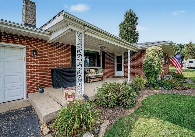 Photo 3 of Sale Pending at 3871 W Elkton Rd, Hamilton, OH 45011 | MLS# 968685 | Listing updated on 2026-09-17