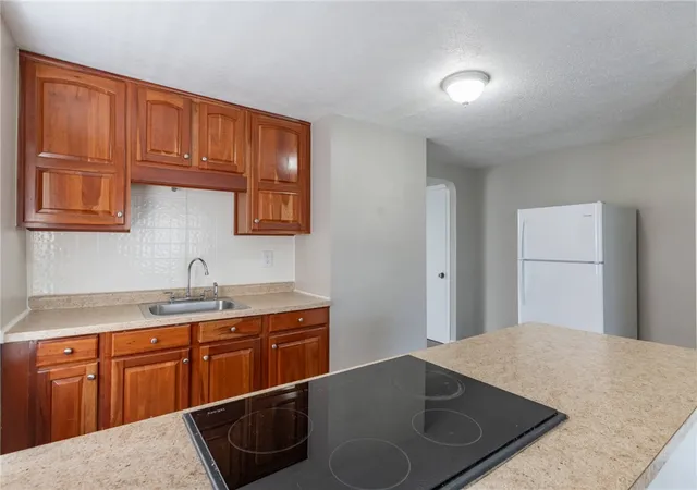 Listing Photo 3 - Condo for sale in building located at 538 Aberdeen Ave, Dayton, OH 45419