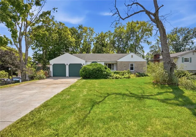 Photo 2 of Sale Pending at 3781 Knollwood Dr, Beavercreek, OH 45432 | MLS# 968571 | Listing updated on 2026-09-23