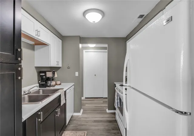 Listing Photo 5 - Condo for sale in building located at 1792 Cherokee Dr, Dayton, OH 45449 - Unit #F