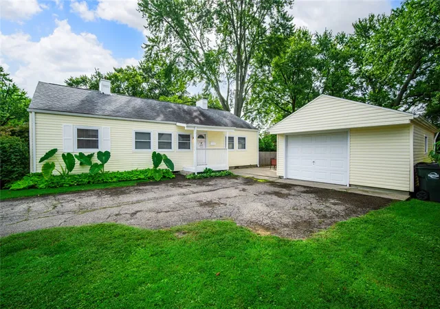Photo 1 of Single family home for sale at 512 Earnshaw Dr, Dayton, OH 45429 | MLS# 968618 | Listing updated on 2026-09-13