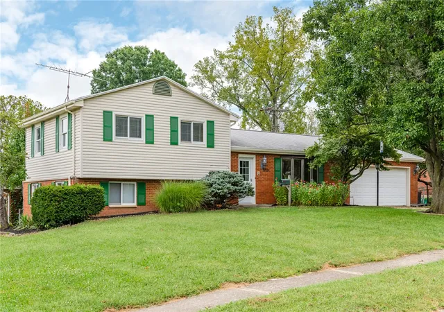 Photo 2 of Single family home for sale at 1701 E Lindsey Ave, Miamisburg, OH 45342 | MLS# 968783 | Listing updated on 2026-09-12