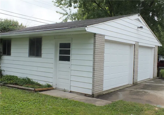 Photo 2 of Single family home for sale at 2108 Gipsy Dr, Dayton, OH 45414 | MLS# 968789 | Listing updated on 2026-09-13