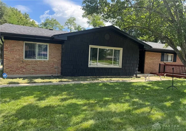 Photo 3 of Single family home for sale at 5700 Algoma St, Dayton, OH 45415 | MLS# 968794 | Listing updated on 2026-09-20
