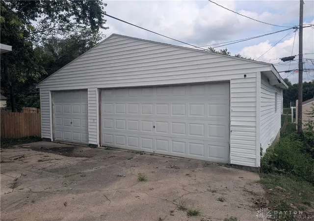 Photo 3 of Single family home for sale at 1646 Pell Dr, Dayton, OH 45410 | MLS# 968800 | Listing updated on 2026-09-12