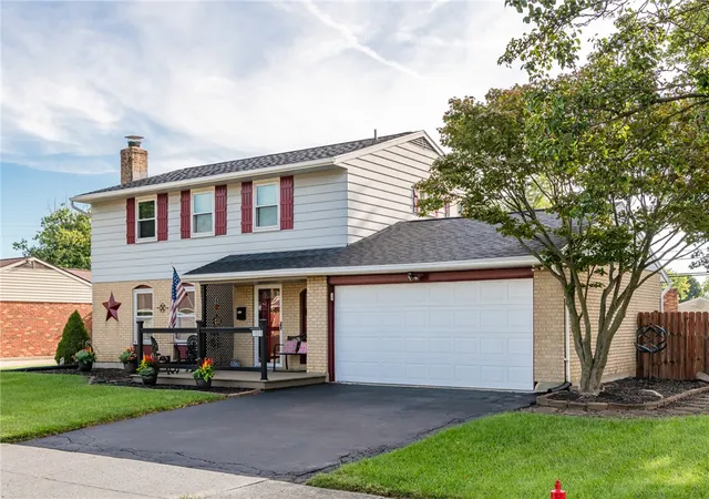 Photo 2 of Single family home for sale at 7600 Stonecrest Dr, Dayton, OH 45424 | MLS# 968701 | Listing updated on 2026-09-13