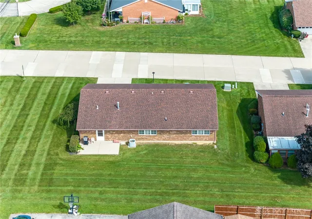 Photo 4 of Single family home for sale at 1011 Abington Pl, Springfield, OH 45503 | MLS# 968498 | Listing updated on 2026-09-12