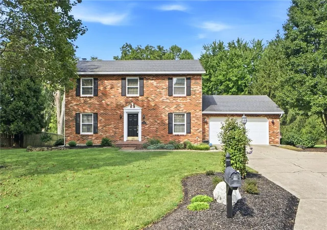 Photo 1 of Sale Pending at 20 Robinglen Ct, Springboro, OH 45066 | MLS# 968744 | Listing updated on 2026-09-14
