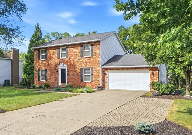 Photo 2 of Sale Pending at 20 Robinglen Ct, Springboro, OH 45066 | MLS# 968744 | Listing updated on 2026-09-14