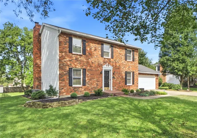 Photo 3 of Sale Pending at 20 Robinglen Ct, Springboro, OH 45066 | MLS# 968744 | Listing updated on 2026-09-14