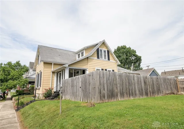 Photo 2 of Single family home for sale at 507 Walker St, Piqua, OH 45356 | MLS# 968807 | Listing updated on 2026-09-12