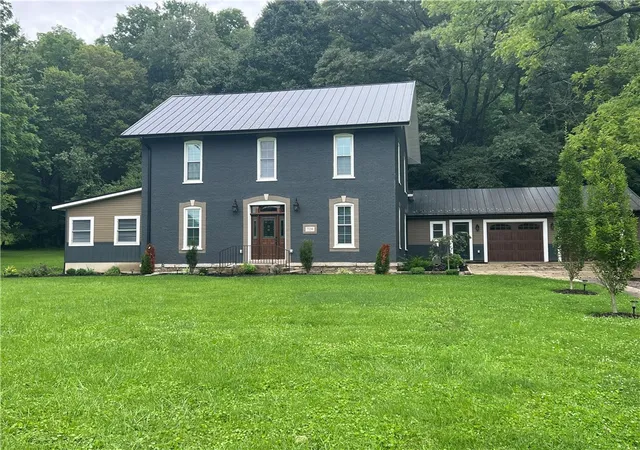 Photo 2 of Single family home for sale at 724 Riverside Dr, Sidney, OH 45365 | MLS# 966737 | Listing updated on 2026-10-04