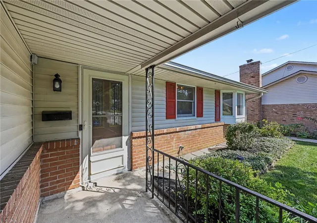 Photo 3 of Single family home for sale at 383 Zimmer Dr, Fairborn, OH 45324 | MLS# 968814 | Listing updated on 2026-09-13