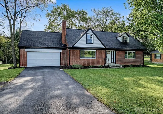Photo 2 of Single family home for sale at 5804 Basore Rd, Dayton, OH 45415 | MLS# 968779 | Listing updated on 2026-09-13