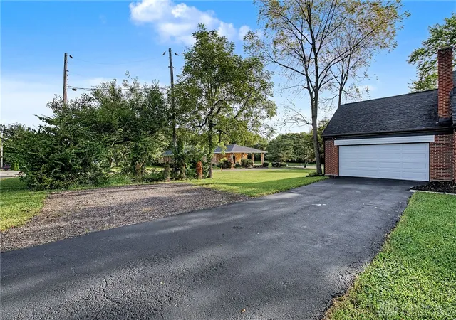 Photo 3 of Single family home for sale at 5804 Basore Rd, Dayton, OH 45415 | MLS# 968779 | Listing updated on 2026-09-13